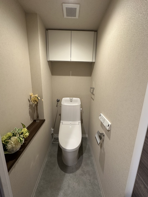 快適にご使用いただける温水洗浄便座付きのトイレです。