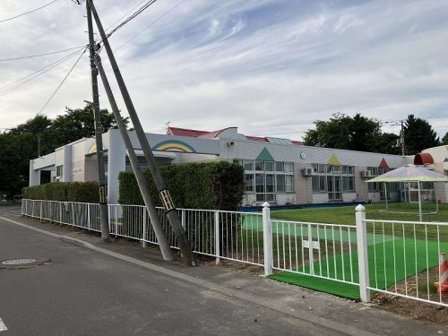 認定こども園恵み野第二幼稚園まで1076m
