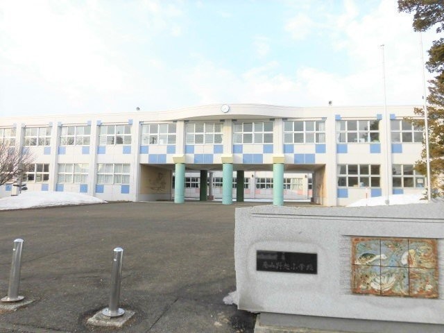 恵み野旭小学校まで1141m