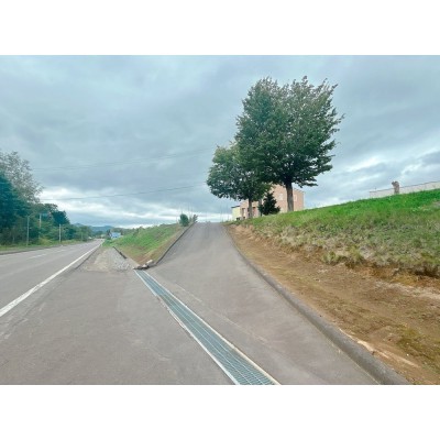 【前面道路】前面道路は幅員約7.3ｍの町道です。