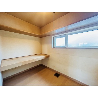 【リフォーム中】２階ウォークインクローゼット写真です。クロ…