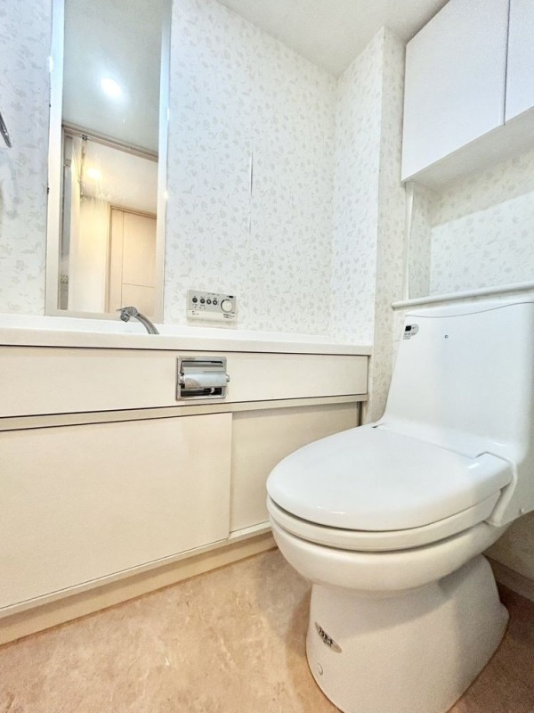 【現況】トイレには手洗い場がございます。