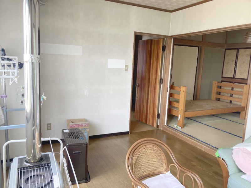 2階の洋室はリビングとしても活用可能です！