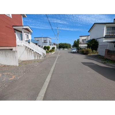 前面道路は公道 約8m