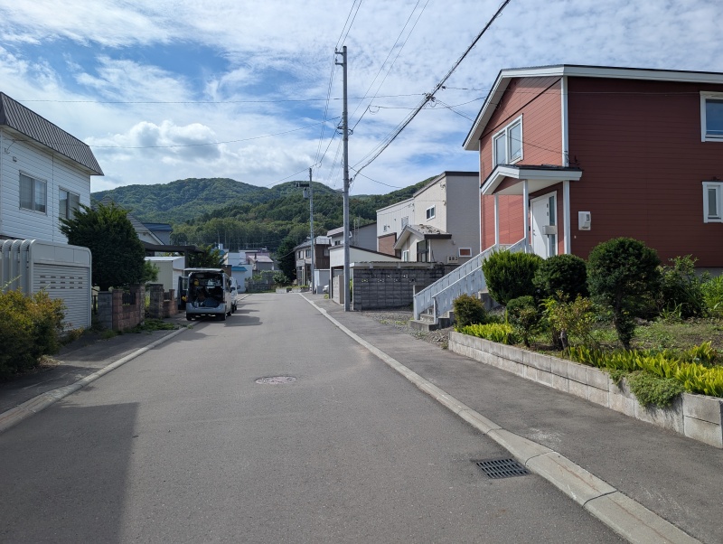 前面道路は公道 約8m