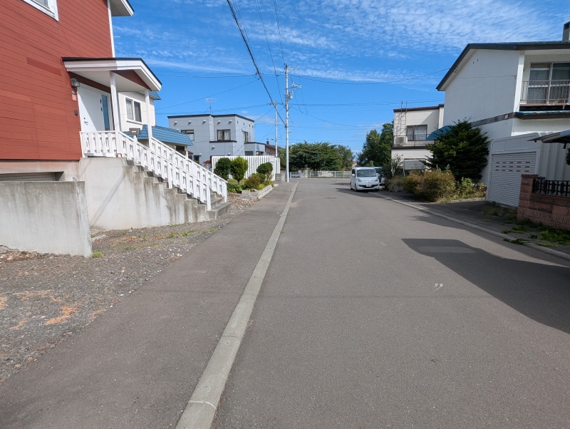 前面道路は公道 約8m