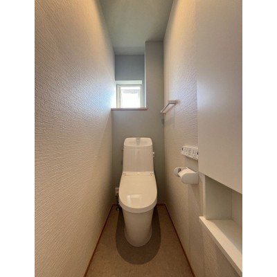 2階トイレです！夜中のお手洗いや朝の忙しい時間帯でもトイレ2…