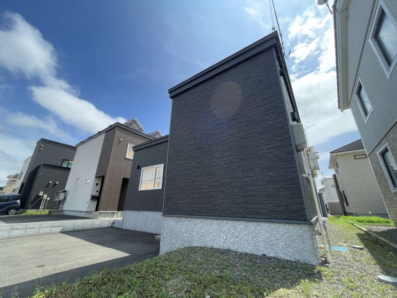 千歳市北陽の都市ガスエコジョーズ全室床暖房の平家戸建です。