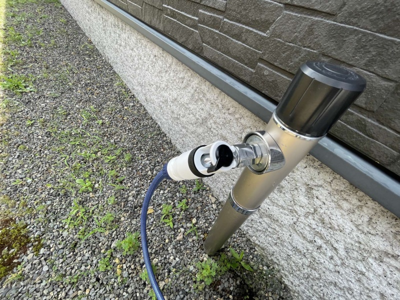 千歳市北陽の都市ガスエコジョーズ全室床暖房の平家戸建です。外散水栓あります。