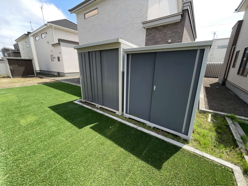千歳市北陽の都市ガスエコジョーズ全室床暖房の平家戸建です。軽量鉄骨造物置2台設置済みです。