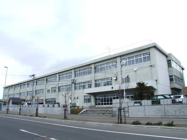 中学校：札幌市立札苗北中学校：1503m