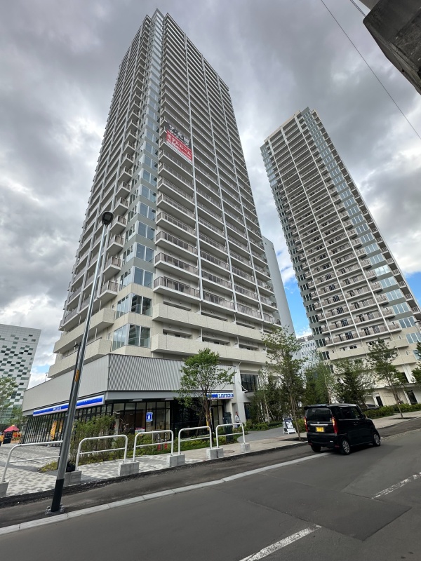 イーストタワー＆ウエストタワー