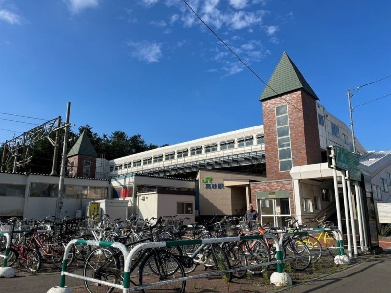 JR高砂駅様まで徒歩約23分です。(約1600ｍ)