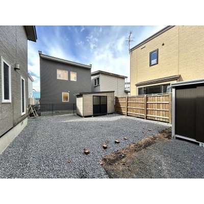 庭　庭木撤去し綺麗になりました。