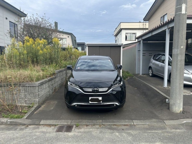 【現況　駐車場】