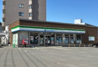 ファミリーマート 札幌ロープウェイ入口店まで380m