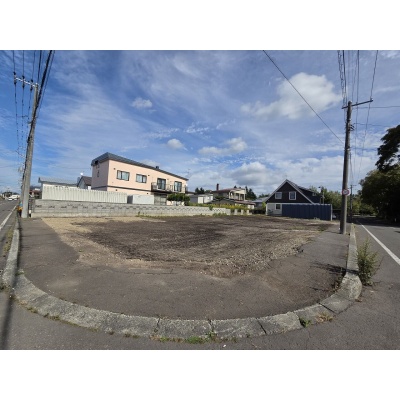 角地につき、開放感のある立地♪