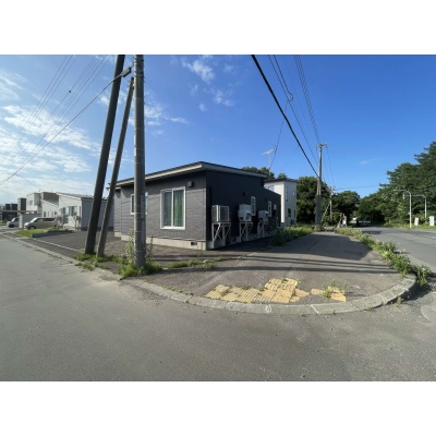 南向きに角地に立地する敷地広々82坪!