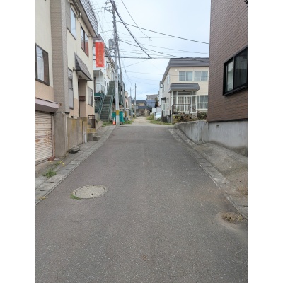 南東側前面道路