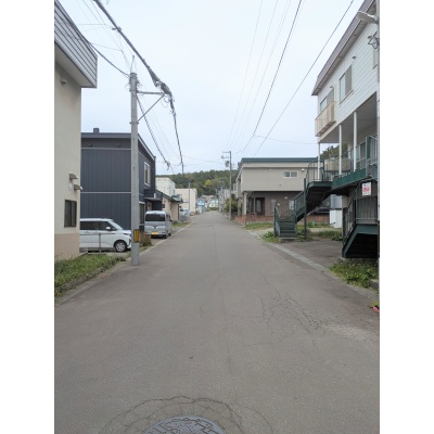 北東側前面道路