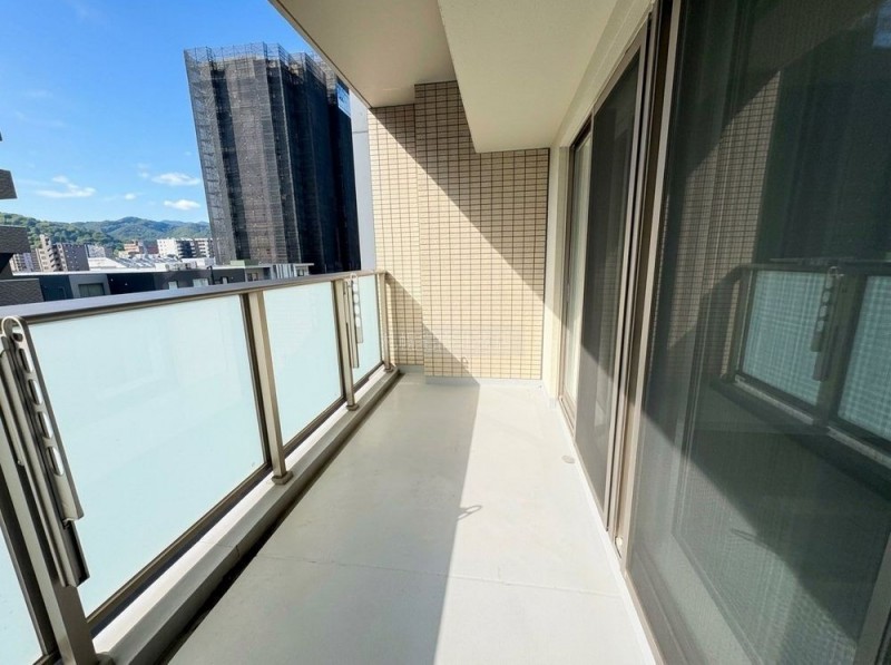 3面バルコニーで開放感があります！心地よい風が抜け、陽当り…