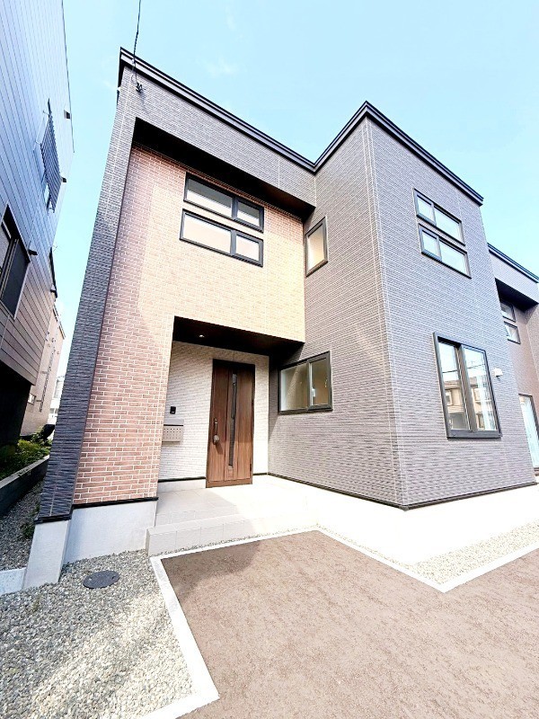 札幌市手稲区新発寒３条１丁目～家族の顔が見える吹抜けの家～
