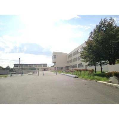 花川北中学校まで1000m