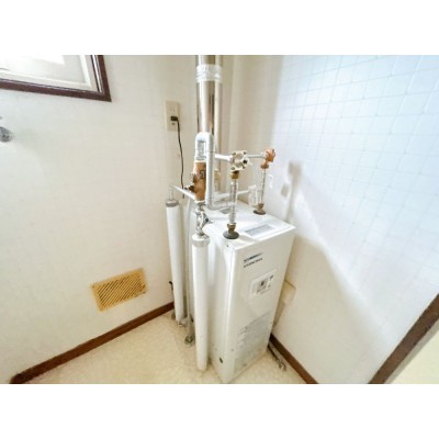 【期間限定現況販売】灯油ボイラーの写真になります。