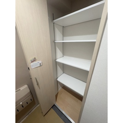 玄関横収納