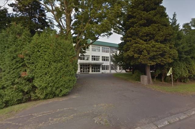 中学校：恵庭市立恵北中学校：2029m