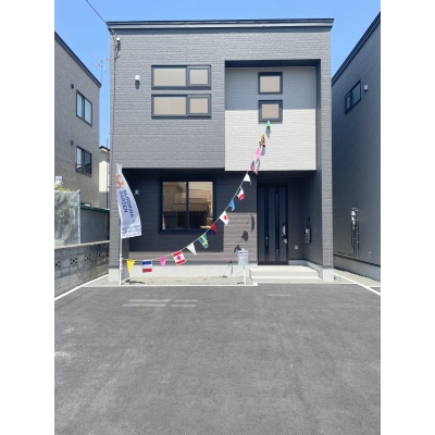 人気の東区伏古エリアにて新築戸建てが完成しました。周辺環境も充実しており、快適な新生活が待っています！