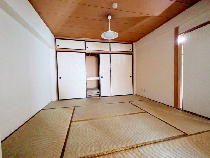 続き間の和室です