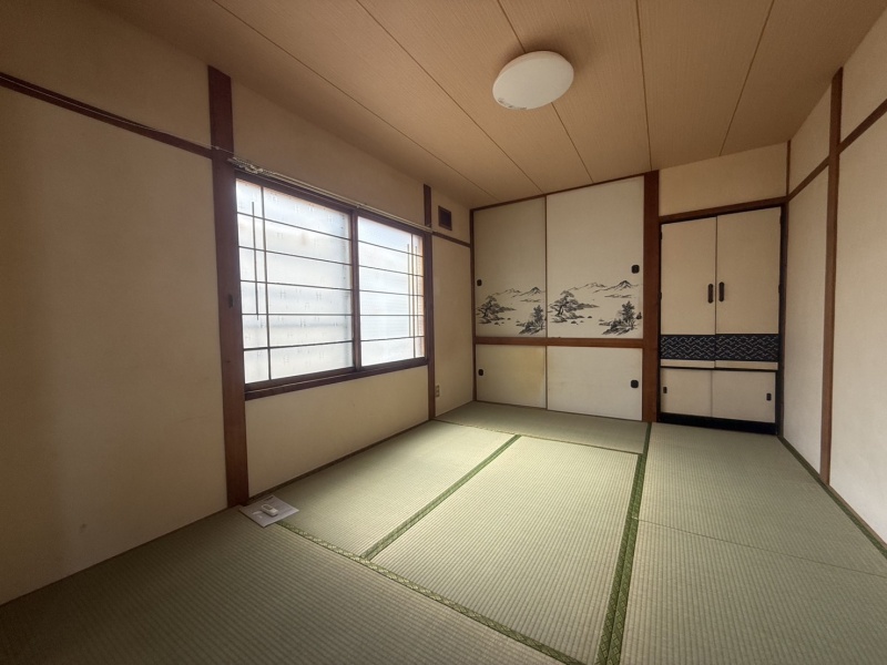 写真は入居前の物です。