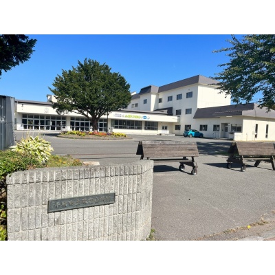 末広小学校　約750ｍ