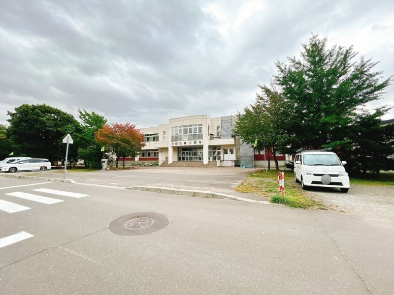 江別市立豊幌小学校 まで1200m徒歩15分