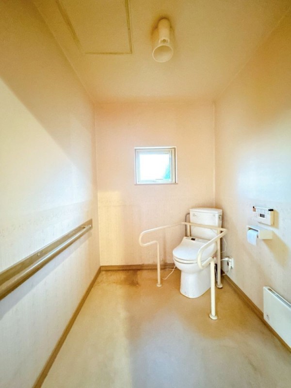 【期間限定現況販売】トイレです。手洗いスペースがあり、衛生…