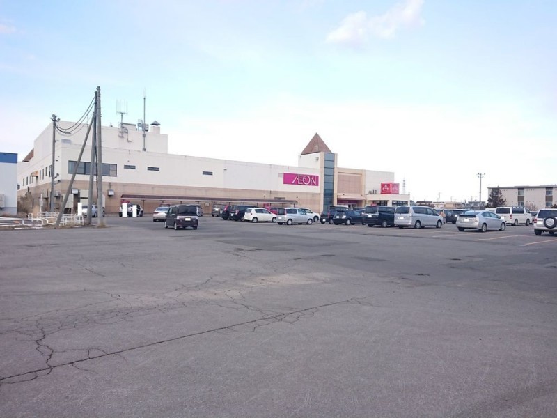 イオン余市店様まで約350ｍ徒歩5分。スーパーが近くにあると便…