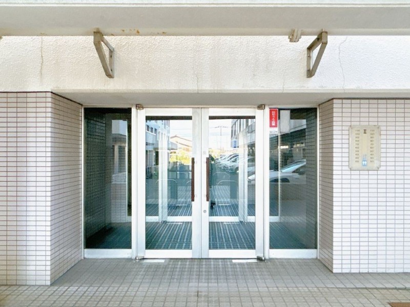 【共用部玄関】