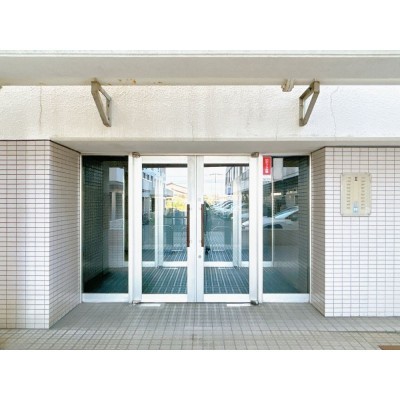 【共用部玄関】