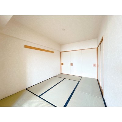 【リフォーム前写真】リビング間続きの和室は洋室に変更いたし…