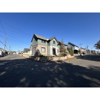 【現況】南西・南東道路付けの角地の為日当たり良好。目の前に…