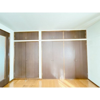 【現況販売】2階西側洋室約8.6帖