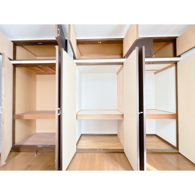 【現況販売】2階西側洋室約8.6帖