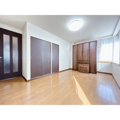 【現況販売】2階南東側洋室約8帖