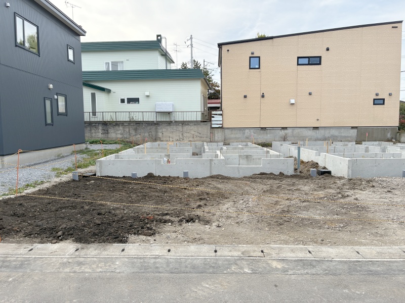 現在、基礎工事中です（2026/10/17）