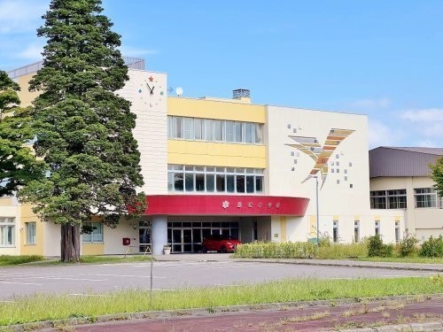 恵庭市立島松小学校まで851m