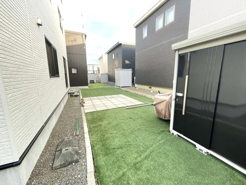 千歳市みどり台北3丁目 都市ガスエコジョーズ 5LDK中古戸建 庭スペース