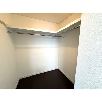 【即入居可】２階北西側の洋室にあるウォークインクローゼット…