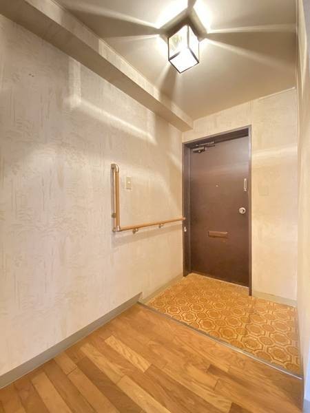 横幅の有る玄関は荷物の出し入れもしやすい広さ。