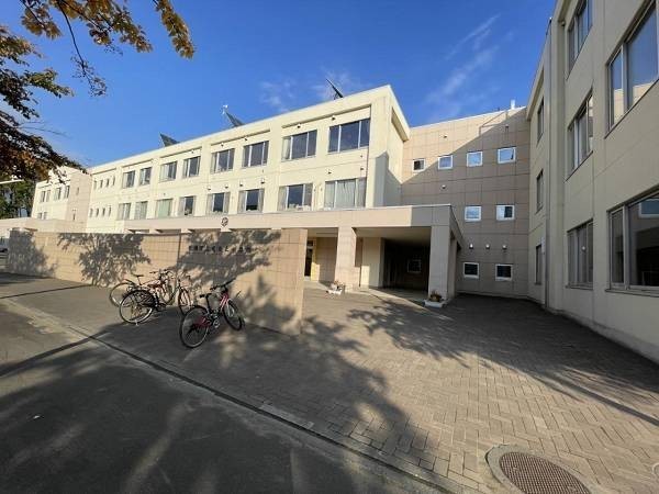 屯田北小学校　徒歩6分